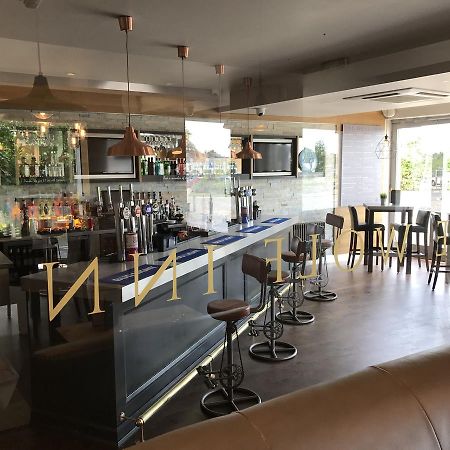לואסטופט The Wolf Inn מראה חיצוני תמונה